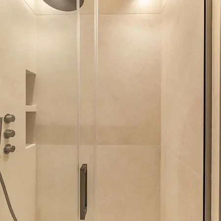 Le Confidentiel - La Fayette باريس